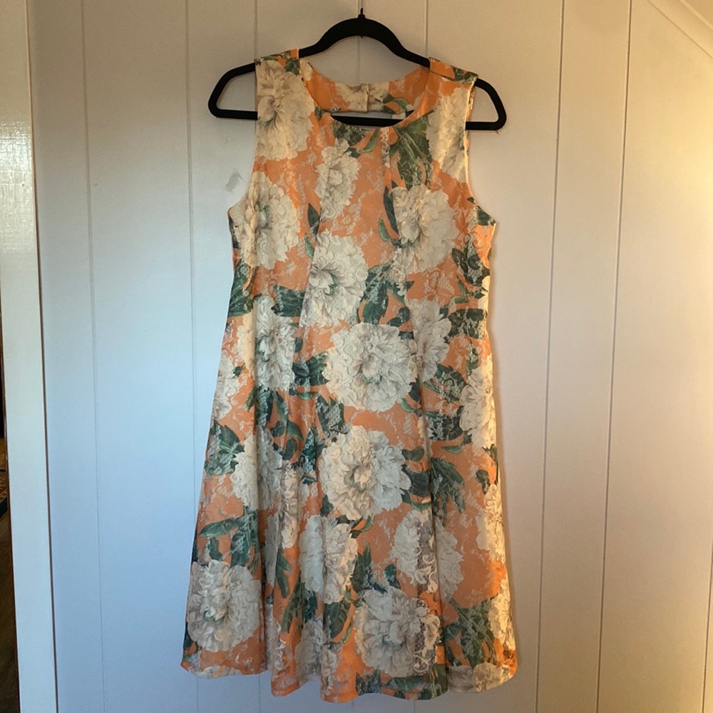 NWOT Gabby Skye Floral Dress Size 12